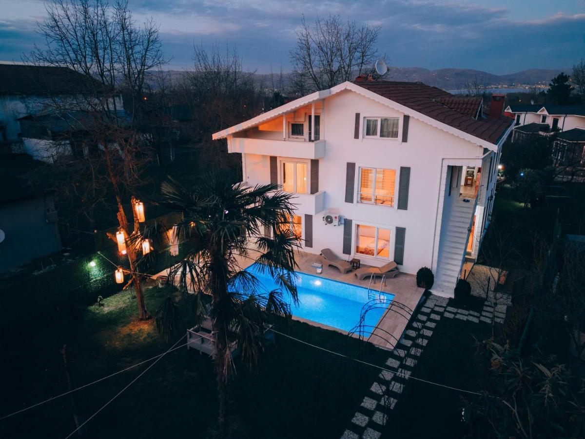 Villa Atlas Muhafazakar Havuzlu, Mustakil Genis Bahceli Sapanca Exterior foto