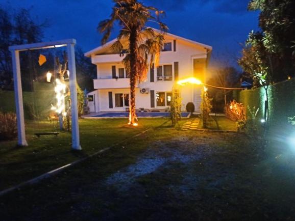 Villa Atlas Muhafazakar Havuzlu, Mustakil Genis Bahceli Sapanca Exterior foto